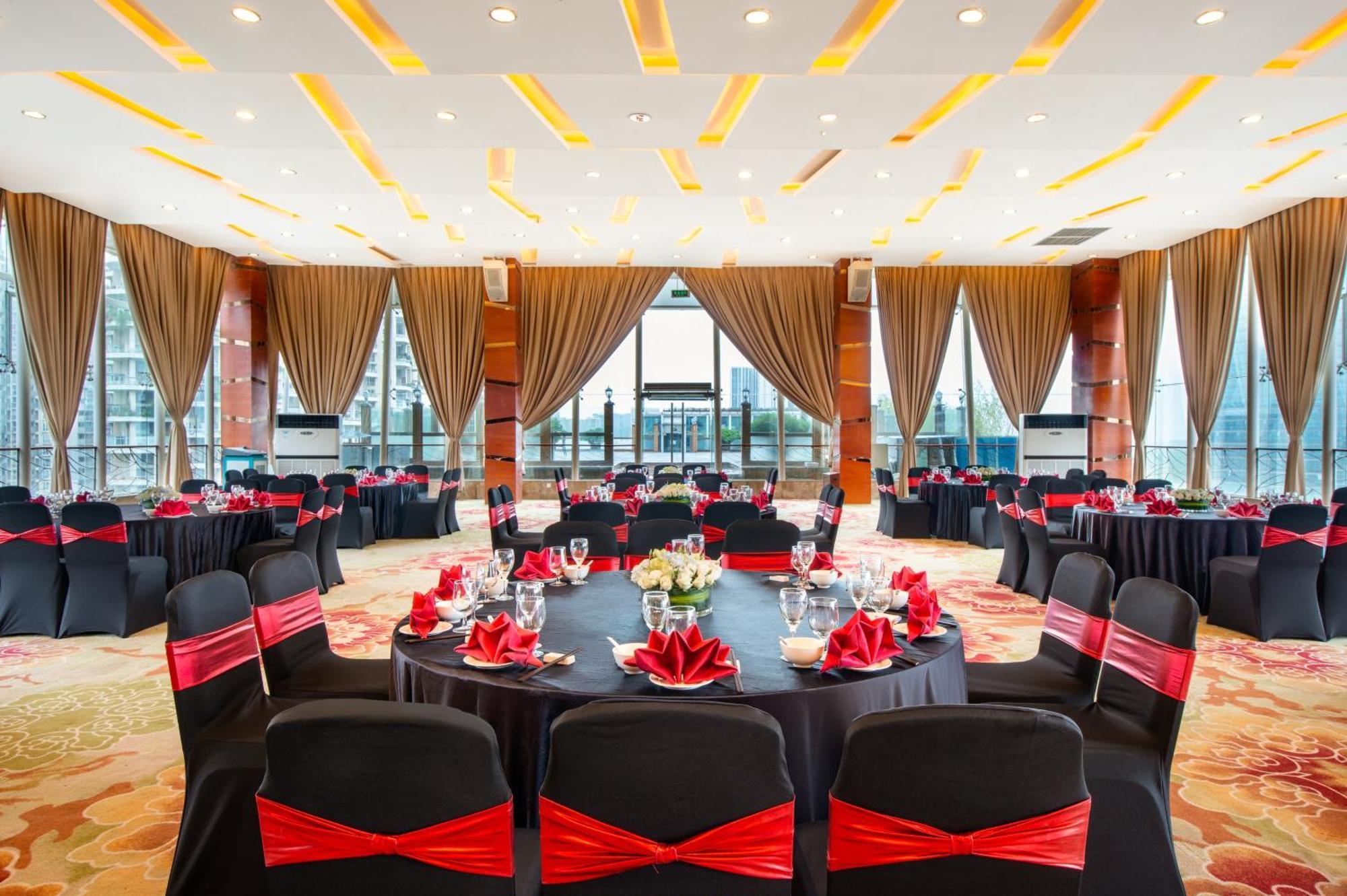 Holiday Inn Chengdu Century City-Westtower Exteriör bild