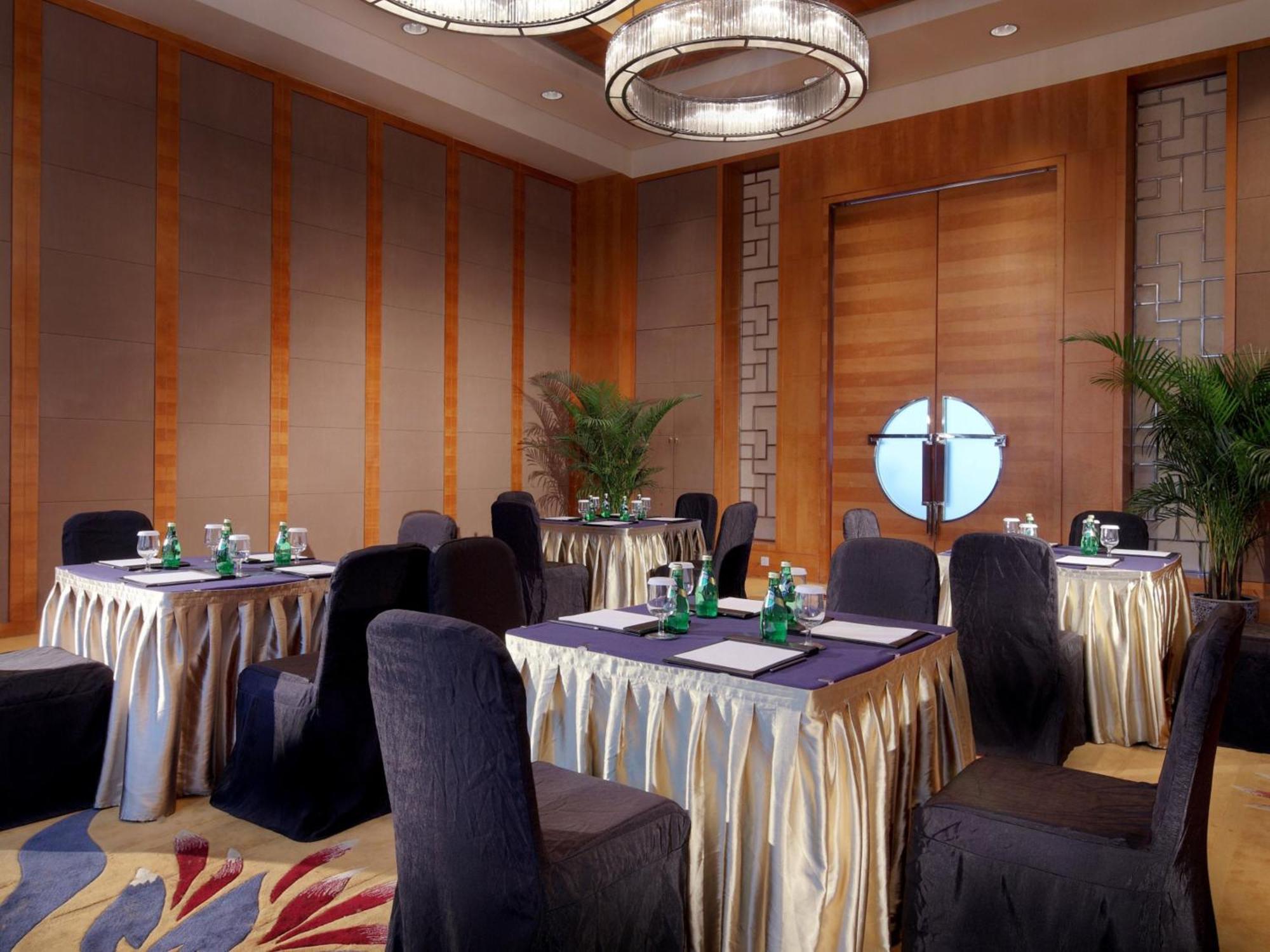 Holiday Inn Chengdu Century City-Westtower Exteriör bild