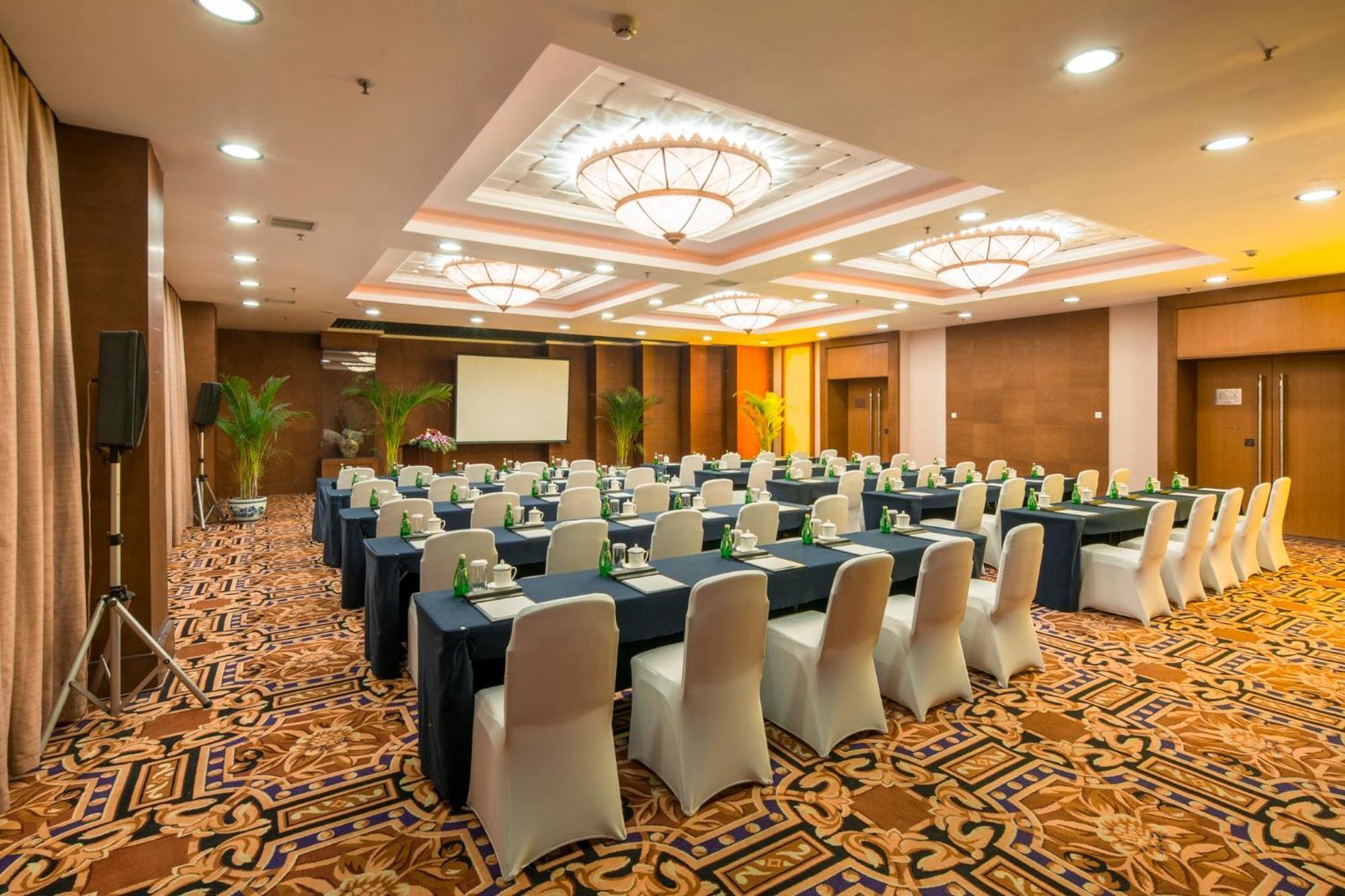 Holiday Inn Chengdu Century City-Westtower Exteriör bild
