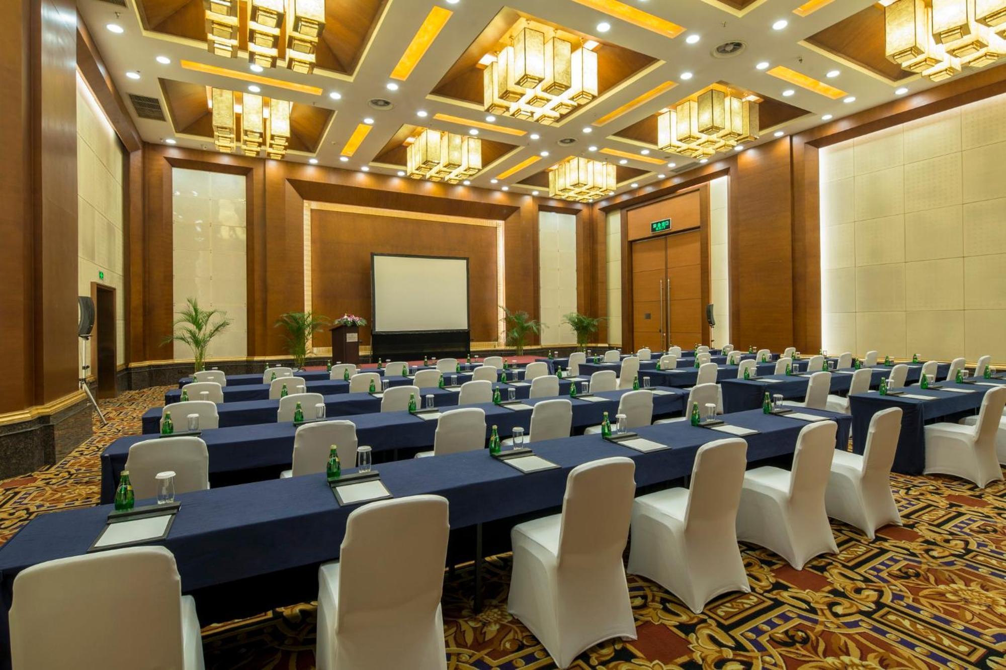 Holiday Inn Chengdu Century City-Westtower Exteriör bild